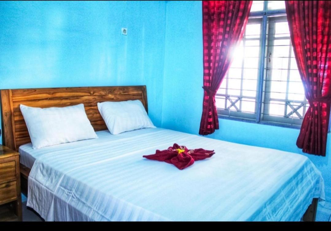 Kj Purple House Senggigi Lägenhet Exteriör bild